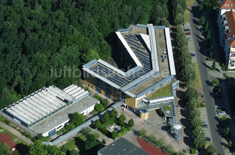 Luftbild Leipzig - Schulgebäude des Gymnasium Gustav-Hertz-Gymnasium an der Dachsstraße in Leipzig im Bundesland Sachsen