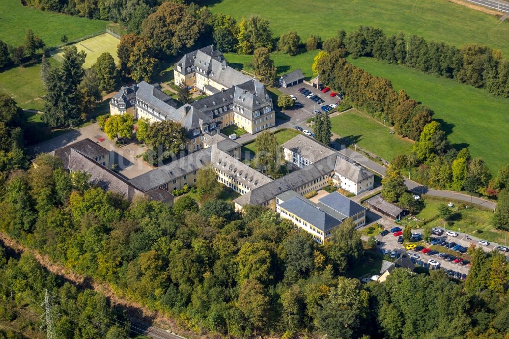 Luftbild Hilchenbach - Schulgebäude des Gymnasium Gymnasium Stift Keppel in Hilchenbach im Bundesland Nordrhein-Westfalen, Deutschland