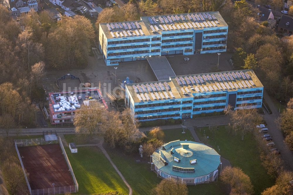 Luftaufnahme Bottrop - Schulgebäude des Gymnasium Heinrich-Heine-Gymnasium in Bottrop im Bundesland Nordrhein-Westfalen