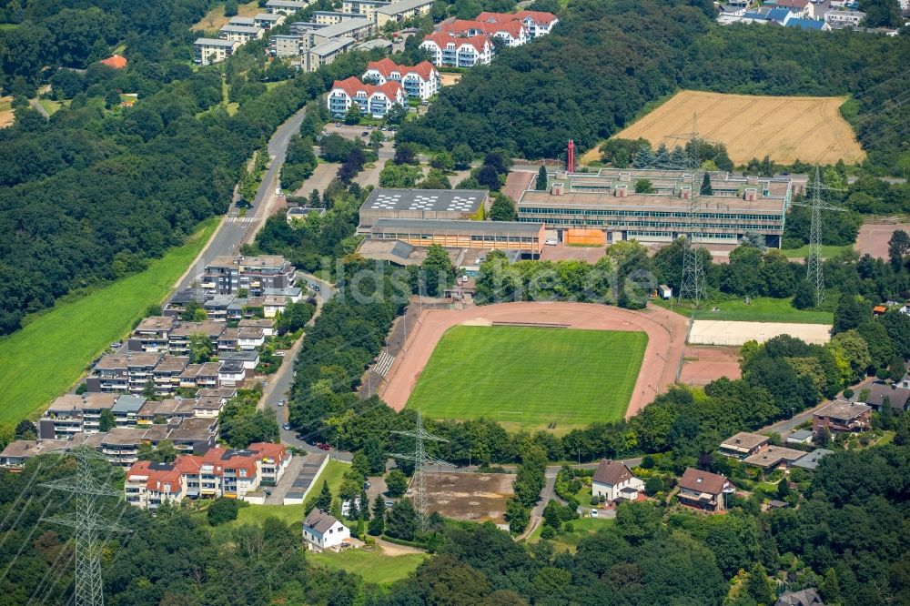 Luftbild Hattingen - Schulgebäude des Gymnasium Holthausen und der Städtischen Gesamtschule in Hattingen im Bundesland Nordrhein-Westfalen