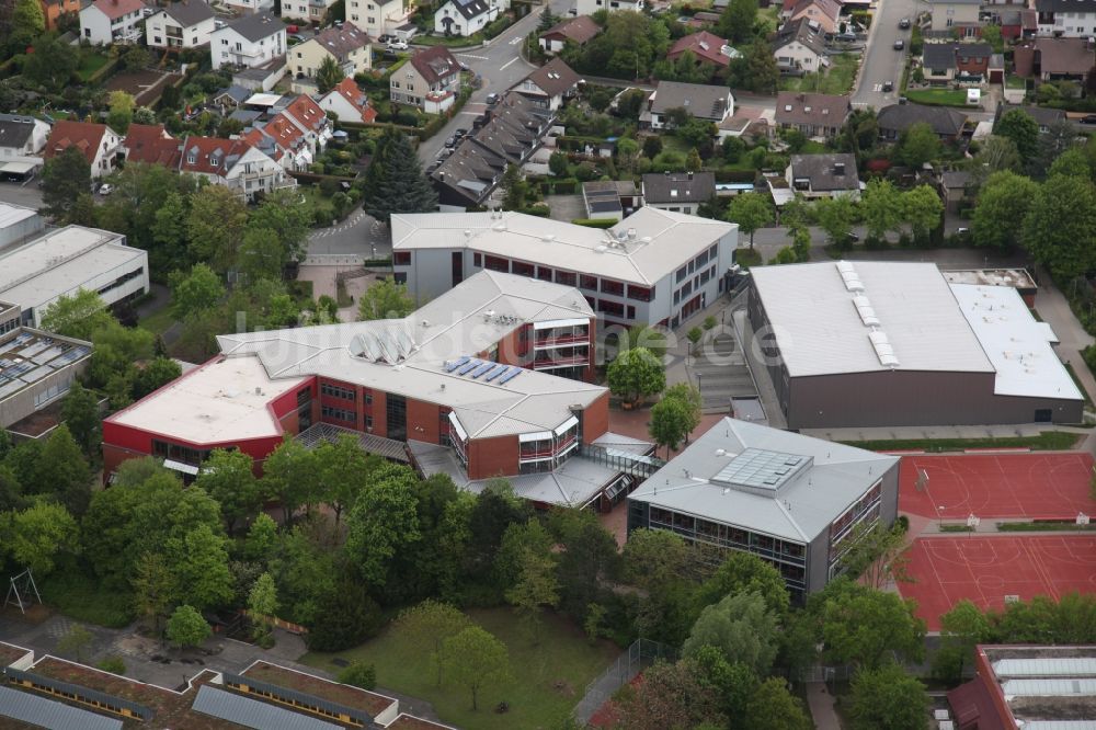 Nieder-Olm von oben - Schulgebäude des Gymnasium, der IGS und Liesel-Metten-Schule in Nieder-Olm im Bundesland Rheinland-Pfalz, Deutschland