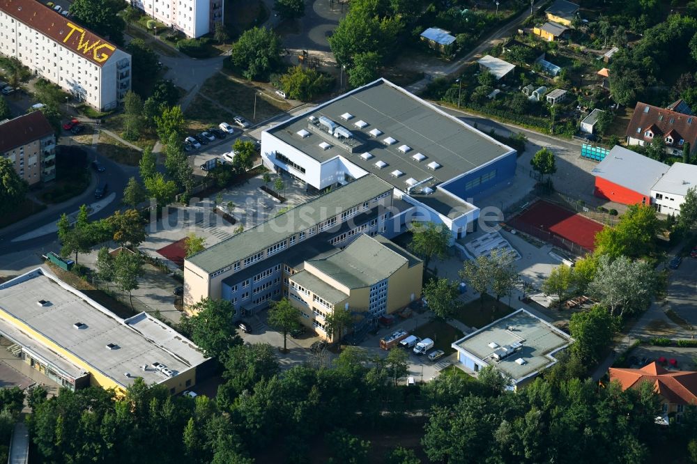 Teltow aus der Vogelperspektive: Schulgebäude des Gymnasium Immanuel-Kant-Gymnasium in Teltow im Bundesland Brandenburg, Deutschland