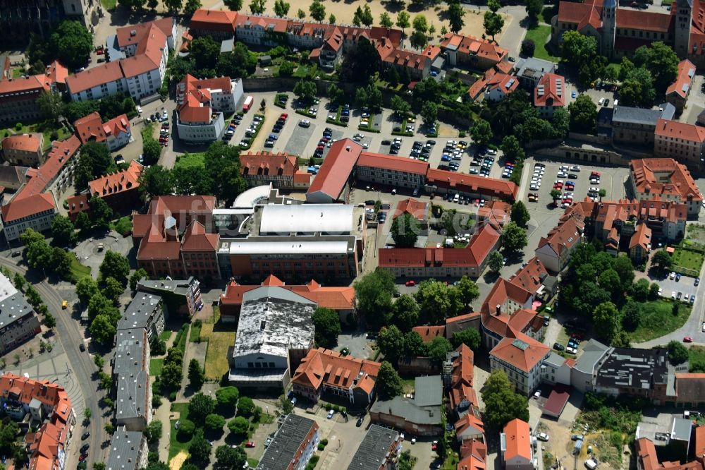 Luftbild Halberstadt - Schulgebäude des Gymnasium Martineum Johannesbrunnen in Halberstadt im Bundesland Sachsen-Anhalt