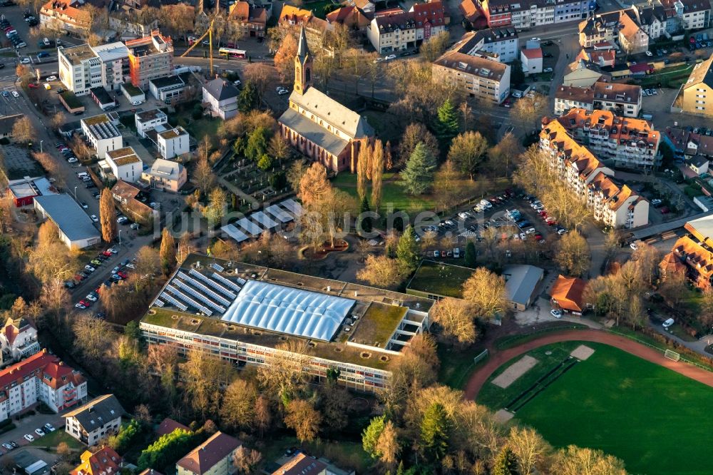 Luftaufnahme Lahr/Schwarzwald - Schulgebäude des Gymnasium Max Blank Gymnasium in Lahr/Schwarzwald im Bundesland Baden-Württemberg, Deutschland