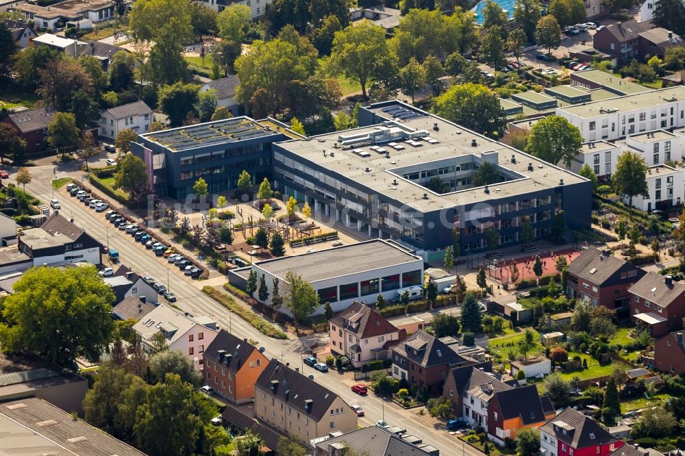 Luftbild Dinslaken - Schulgebäude des Gymnasium Otto-Hahn-Gymnasium an der Hagenstraße in Dinslaken im Bundesland Nordrhein-Westfalen - NRW, Deutschland