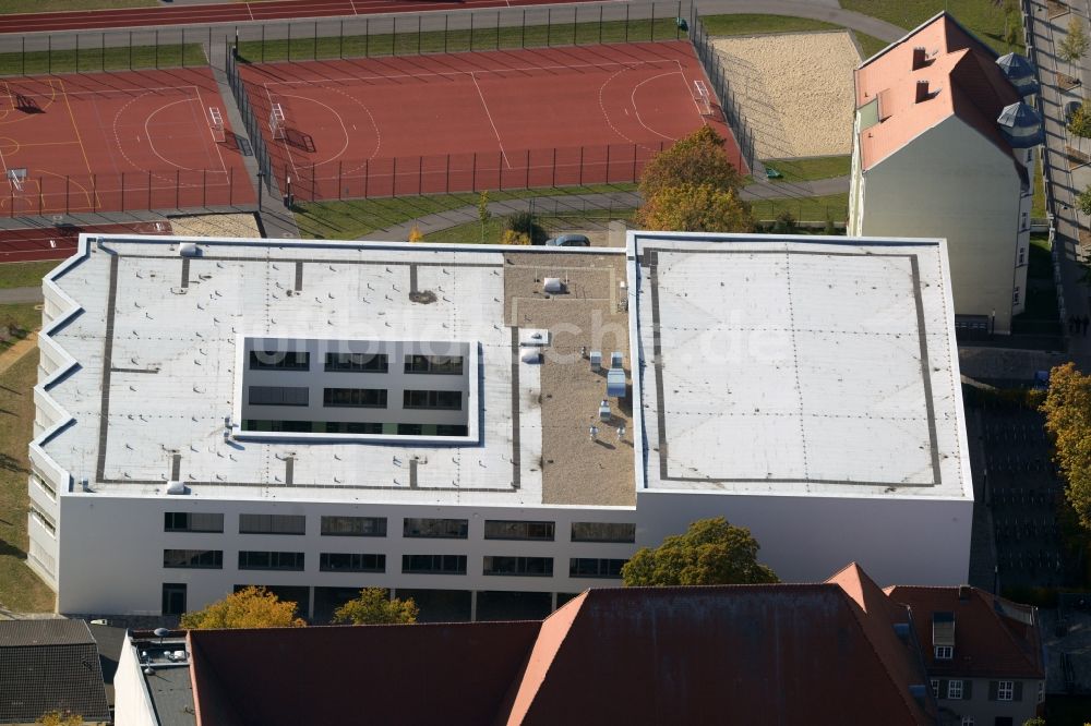 Luftaufnahme Oranienburg - Schulgebäude der Gymnasium F. F. Runge in Oranienburg im Bundesland Brandenburg