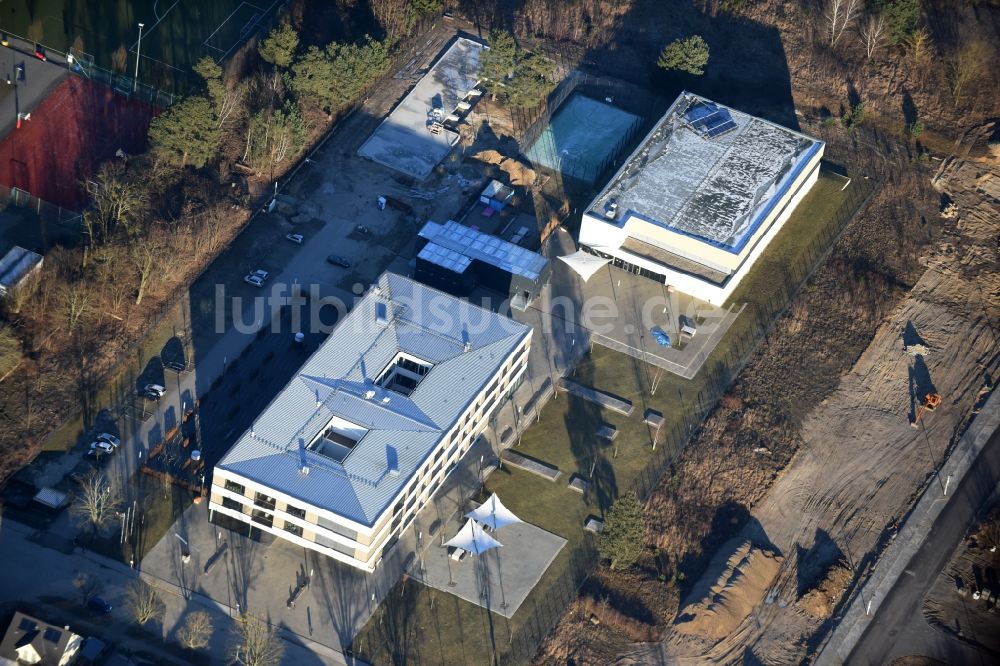 Luftbild Stahnsdorf - Schulgebäude des Gymnasium Vicco-von-Bülow-Gymnasium Heinrich-Zille-Straße in Stahnsdorf im Bundesland Brandenburg