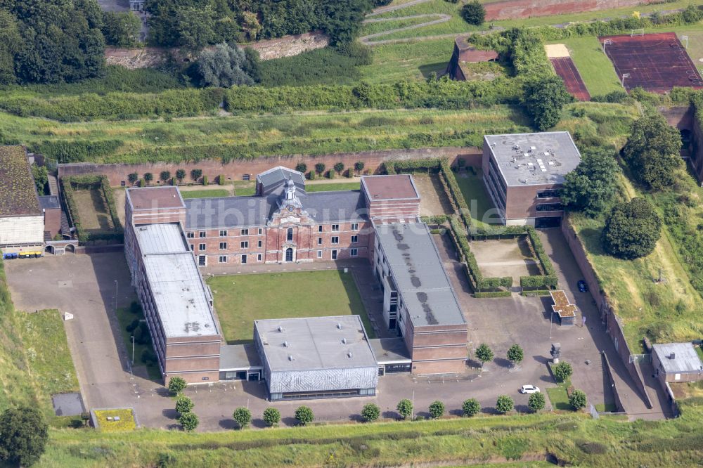 Luftbild Jülich - Schulgebäude des Gymnasium Zitadelle Jülich in Jülich im Bundesland Nordrhein-Westfalen, Deutschland