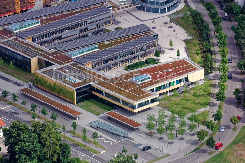 Luftbild Grünwald - Schulgebäude des Gymnasiums in Grünwald im Bundesland Bayern, Deutschland