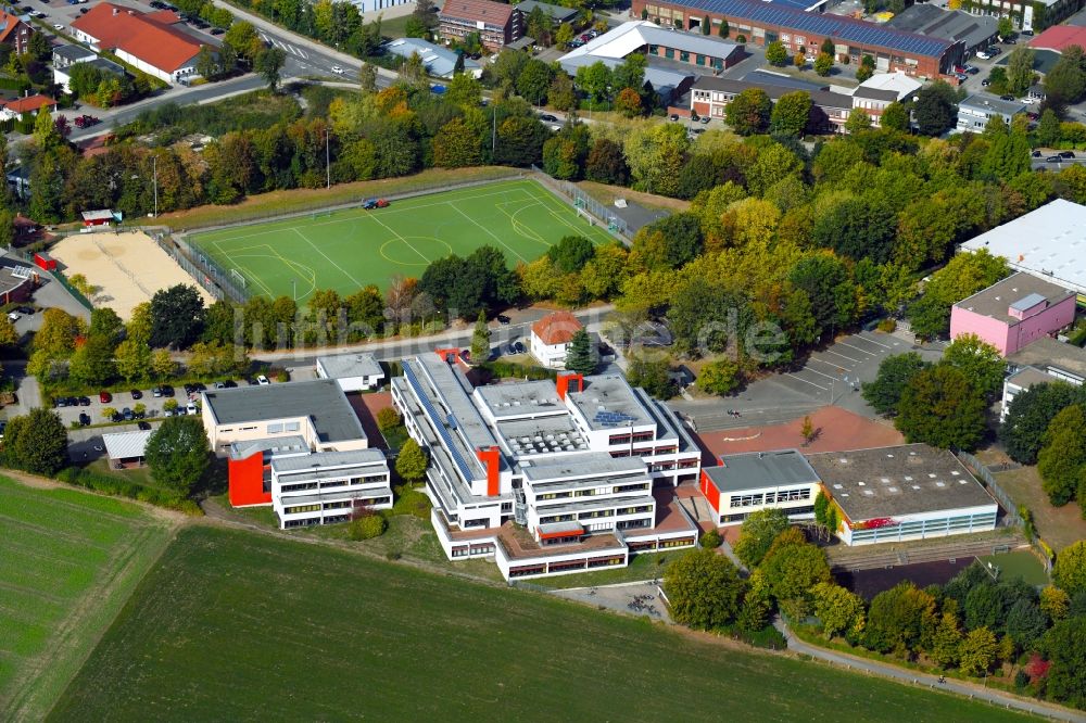 Luftaufnahme Georgsmarienhütte - Schulgebäude des Gymnasiums Oesede in Georgsmarienhütte im Bundesland Niedersachsen, Deutschland