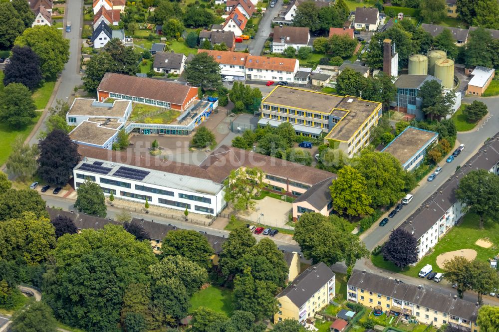 Soest aus der Vogelperspektive: Schulgebäude Hannah-Arendt Gesamtschule in Soest im Bundesland Nordrhein-Westfalen, Deutschland