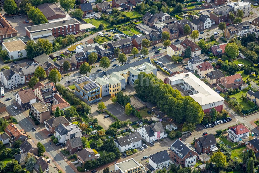 Luftaufnahme Haltern am See - Schulgebäude der Hans-Böckler-Kollegschule des Kreises Recklinghausen in Haltern am See im Bundesland Nordrhein-Westfalen, Deutschland