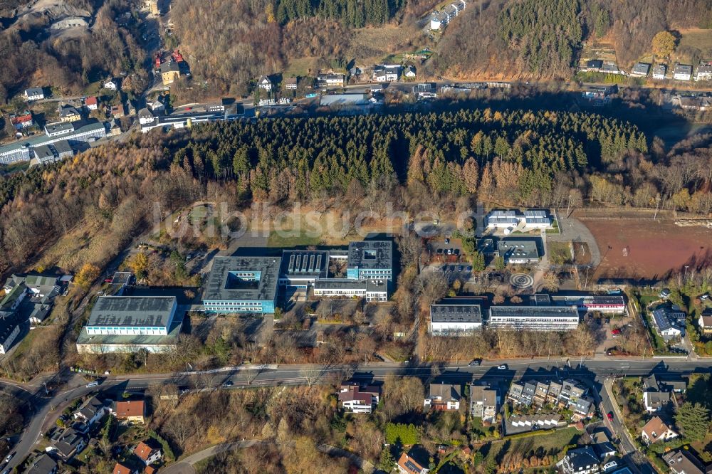 Luftbild Lüdenscheid - Schulgebäude der Hauptschule Stadtpark in Lüdenscheid im Bundesland Nordrhein-Westfalen, Deutschland