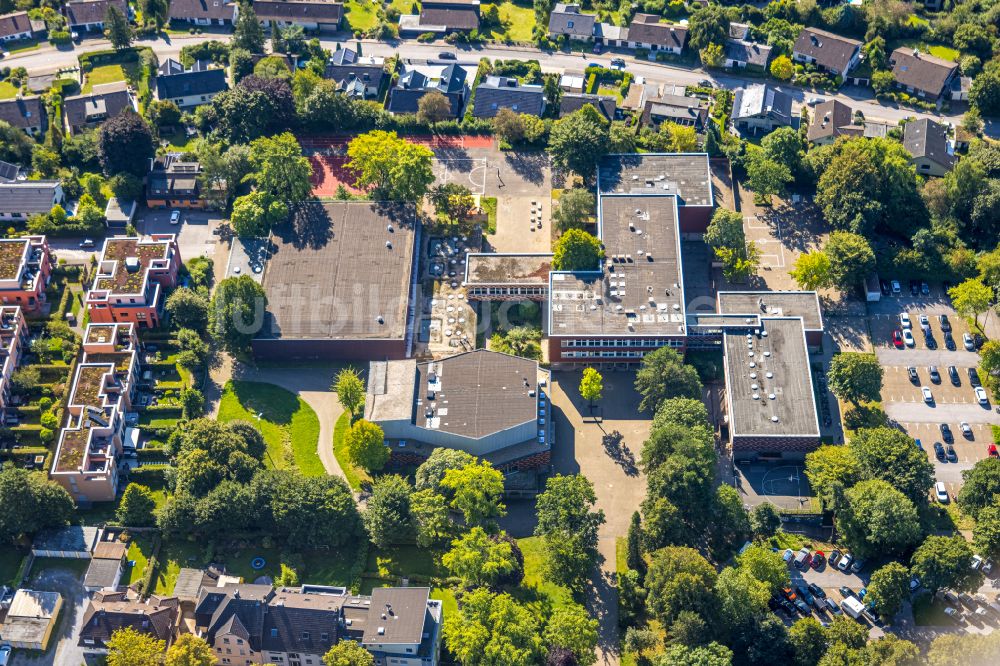 Luftaufnahme Heiligenhaus - Schulgebäude Immanuel- Kant- Gymnasium in Heiligenhaus im Bundesland Nordrhein-Westfalen