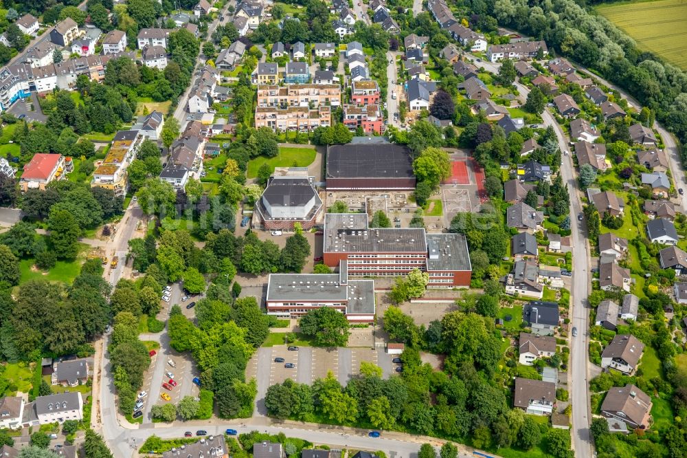 Heiligenhaus von oben - Schulgebäude des Immanuel- Kant- Gymnasiums in Heiligenhaus im Bundesland Nordrhein-Westfalen