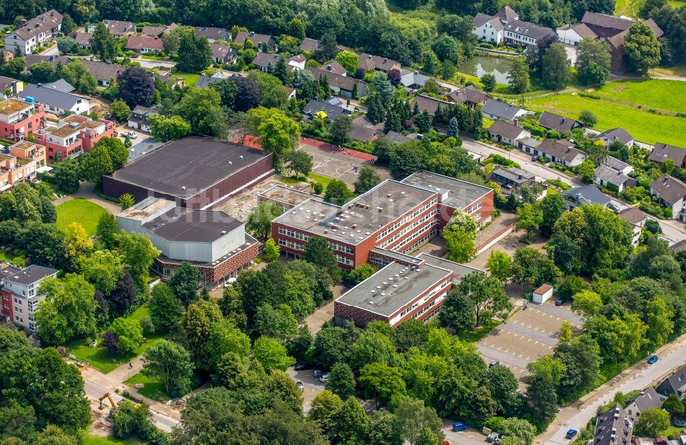 Heiligenhaus von oben - Schulgebäude des Immanuel- Kant- Gymnasiums in Heiligenhaus im Bundesland Nordrhein-Westfalen