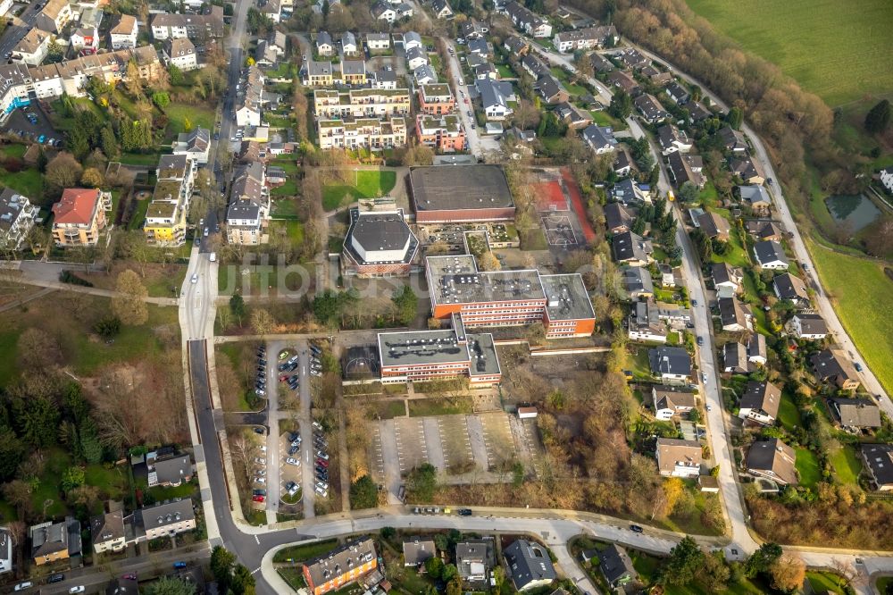 Luftbild Heiligenhaus - Schulgebäude des Immanuel- Kant- Gymnasiums in Heiligenhaus im Bundesland Nordrhein-Westfalen