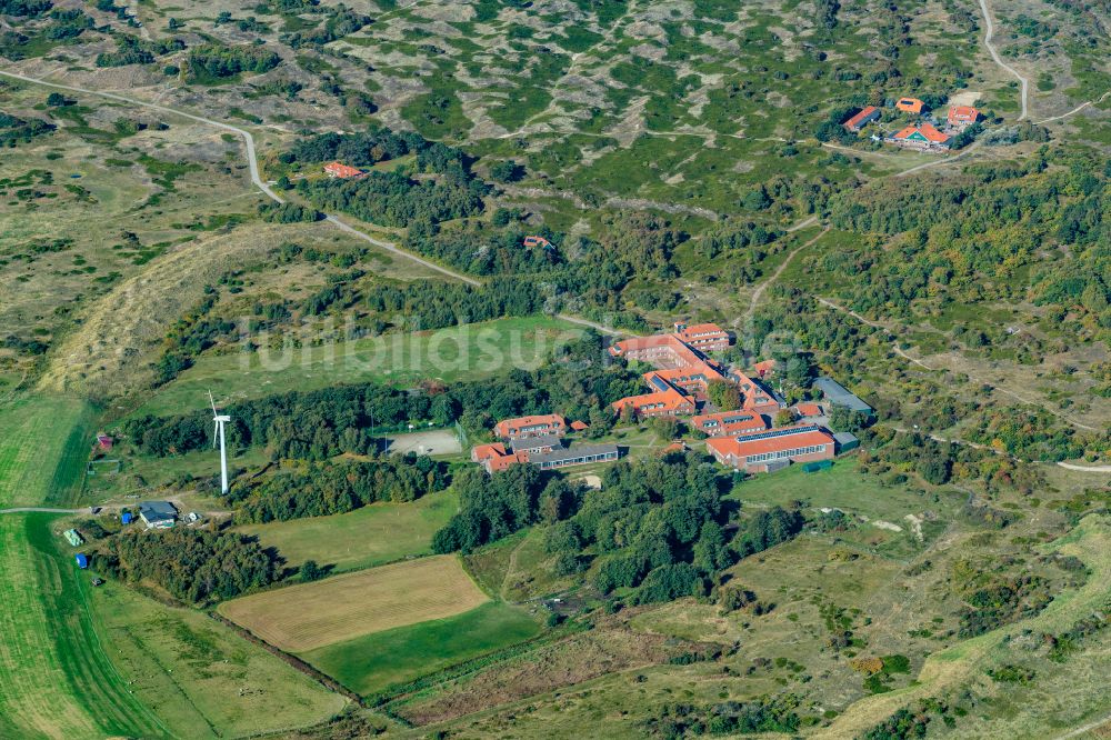 Luftbild Spiekeroog - Schulgebäude Internat Hermannlietz Schule in Spiekeroog im Bundesland Niedersachsen, Deutschland