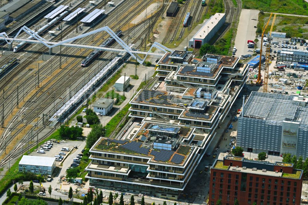 Heilbronn von oben - Schulgebäude Internationale Josef-Schwarz-Schule in Heilbronn im Bundesland Baden-Württemberg, Deutschland