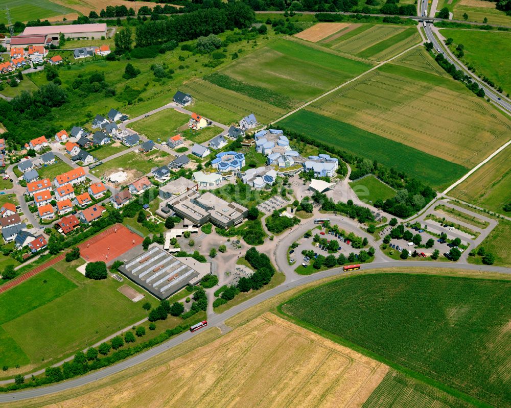 Luftaufnahme Dußlingen - Schulgebäude des Karl-von-Frisch-Gymnasium in Dußlingen im Bundesland Baden-Württemberg, Deutschland