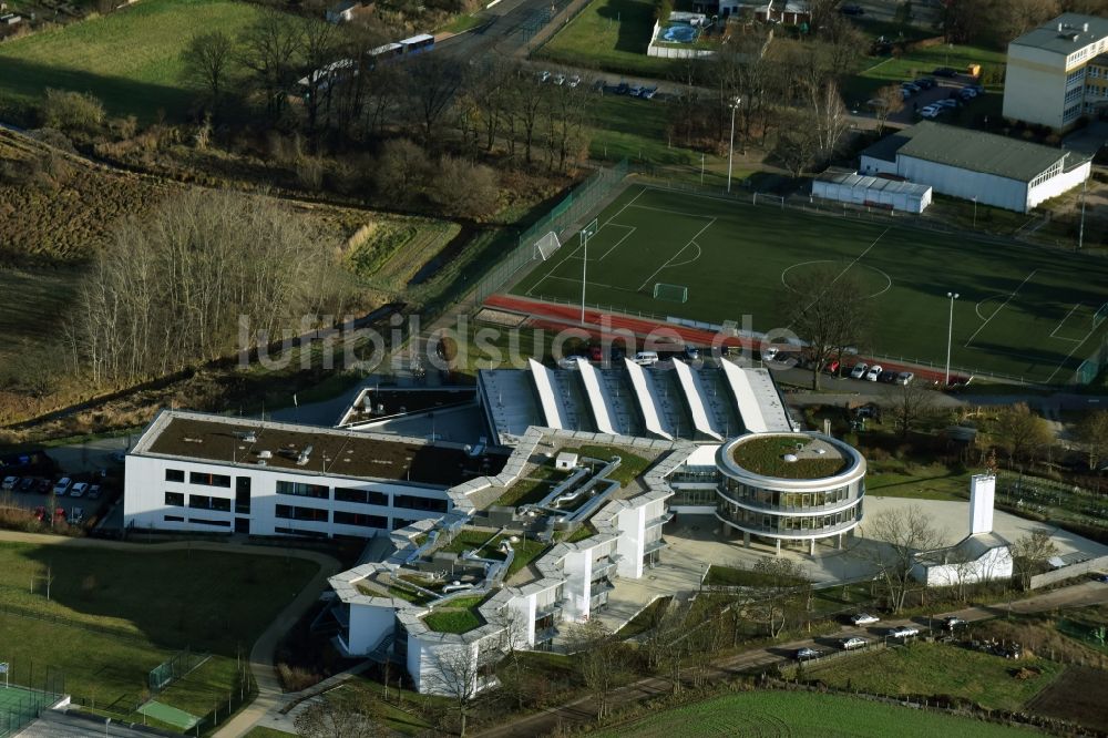 Mühlenbecker Land aus der Vogelperspektive: Schulgebäude der Käthe-Kollwitz-Gesamtschule am Kirschweg in Mühlenbecker Land im Bundesland Brandenburg