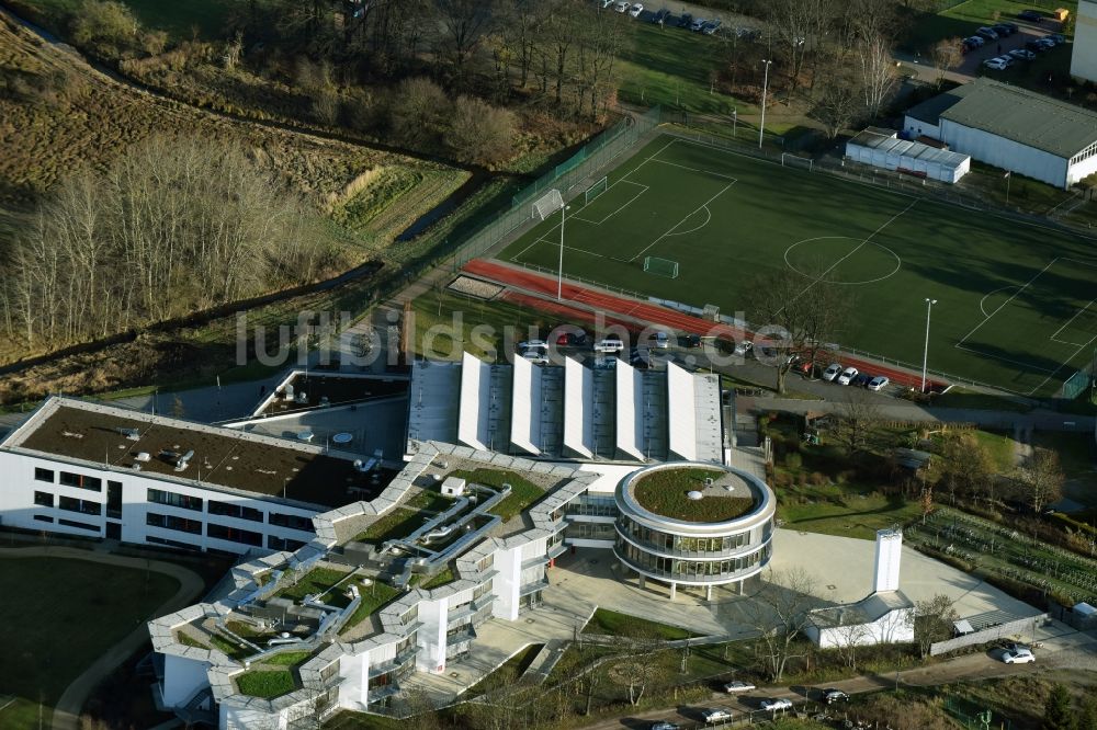 Luftaufnahme Mühlenbecker Land - Schulgebäude der Käthe-Kollwitz-Gesamtschule am Kirschweg in Mühlenbecker Land im Bundesland Brandenburg