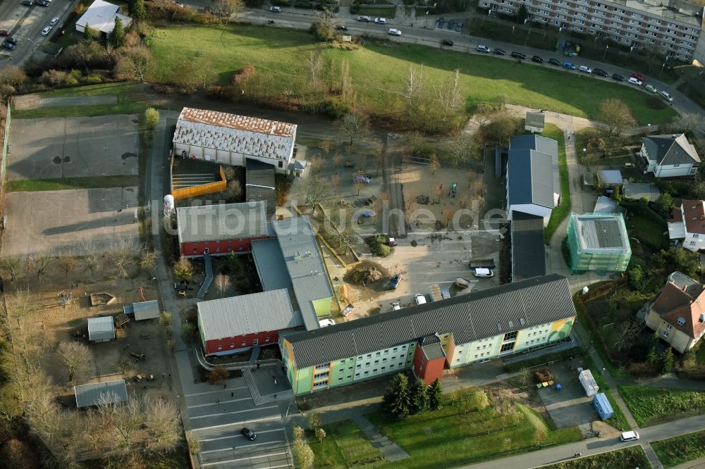 Luftbild Frankfurt (Oder) - Schulgebäude der Lenné-Schule der Stadt Frankfurt (Oder) Richtstraße in Frankfurt (Oder) im Bundesland Brandenburg