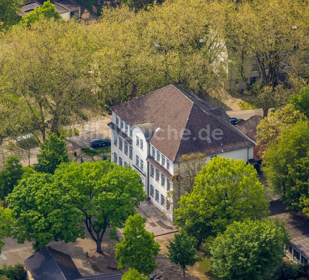 Luftaufnahme Gelsenkirchen - Schulgebäude Lindenschule im Ortsteil Buer in Gelsenkirchen im Bundesland Nordrhein-Westfalen, Deutschland