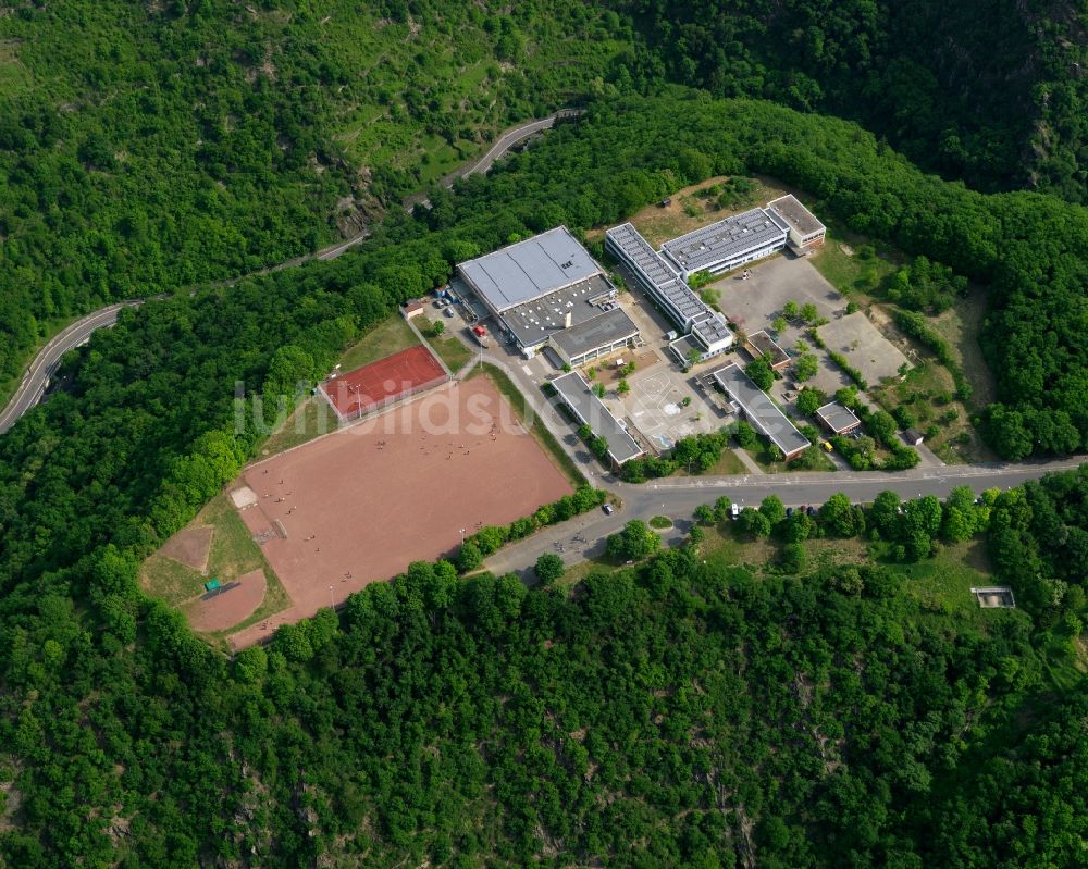 Sankt Goarshausen von oben - Schulgebäude der Loreleyschule in Sankt Goarshausen im Bundesland Rheinland-Pfalz