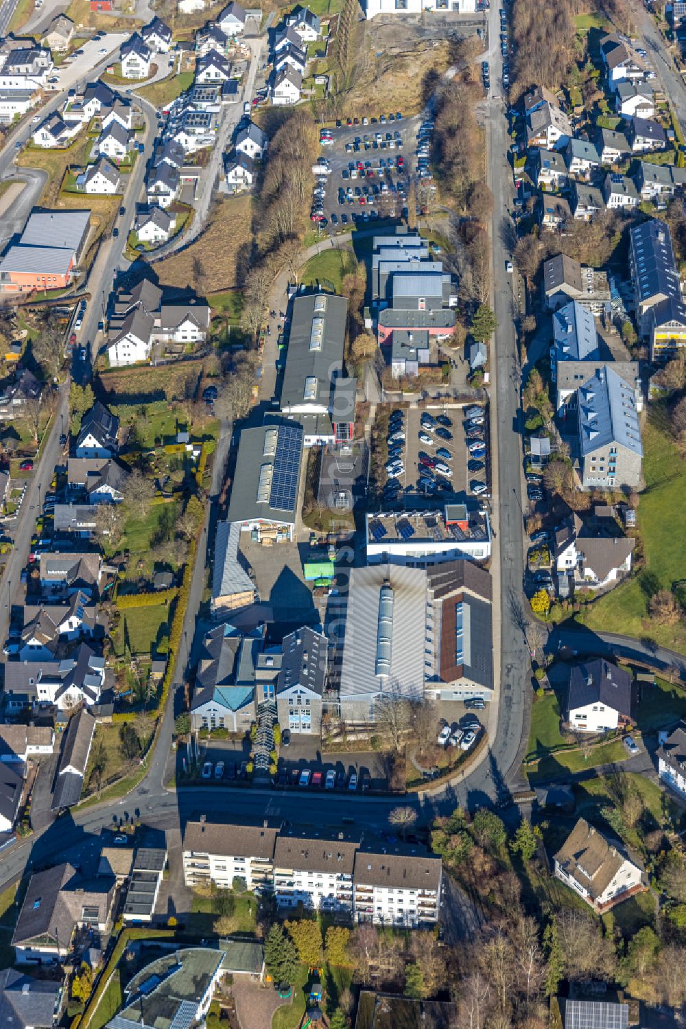 Luftaufnahme Eslohe (Sauerland) - Schulgebäude der Lorenz-Burmann-Schule in Eslohe (Sauerland) im Bundesland Nordrhein-Westfalen, Deutschland