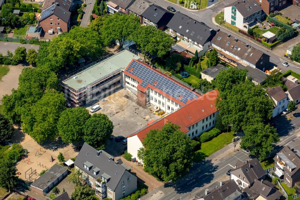Bottrop von oben - Schulgebäude der Ludgerusschule in Bottrop im Bundesland Nordrhein-Westfalen