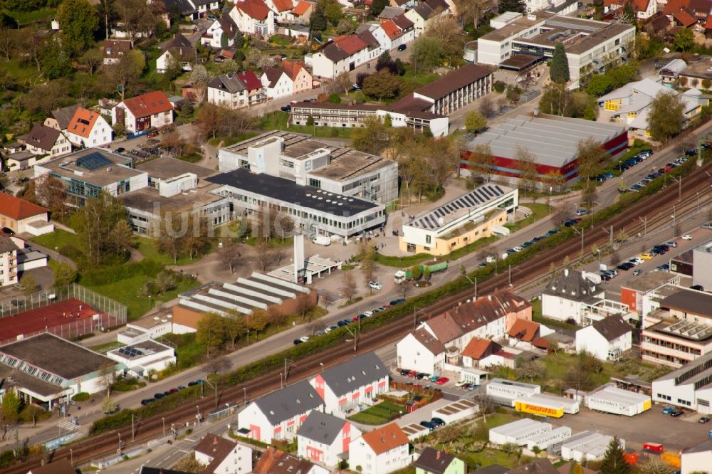 Pfinztal von oben - Schulgebäude der Ludwig-Marum-Gymnasium Pfinztal im Ortsteil Berghausen in Pfinztal im Bundesland Baden-Württemberg