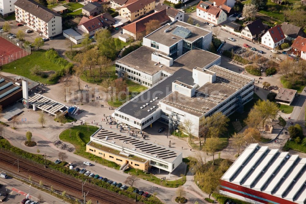 Luftaufnahme Pfinztal - Schulgebäude der Ludwig-Marum-Gymnasium Pfinztal im Ortsteil Berghausen in Pfinztal im Bundesland Baden-Württemberg