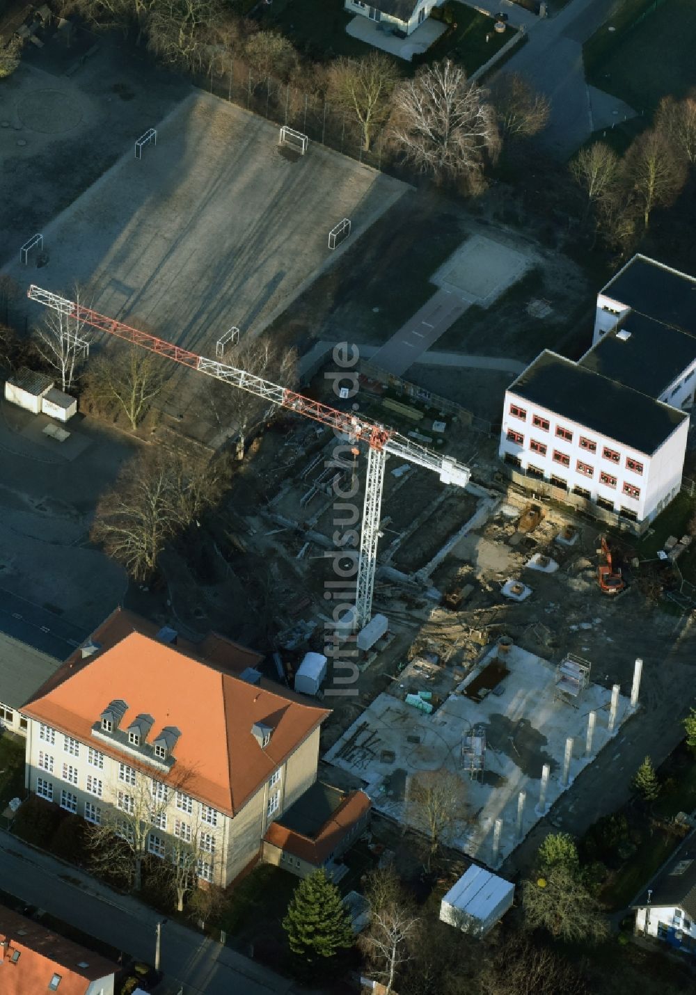 Luftaufnahme Berlin - Schulgebäude der Mahlsdorfer Grundschule am Feldrain in Berlin