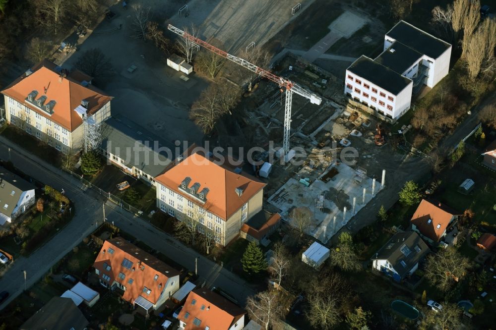 Berlin von oben - Schulgebäude der Mahlsdorfer Grundschule am Feldrain in Berlin