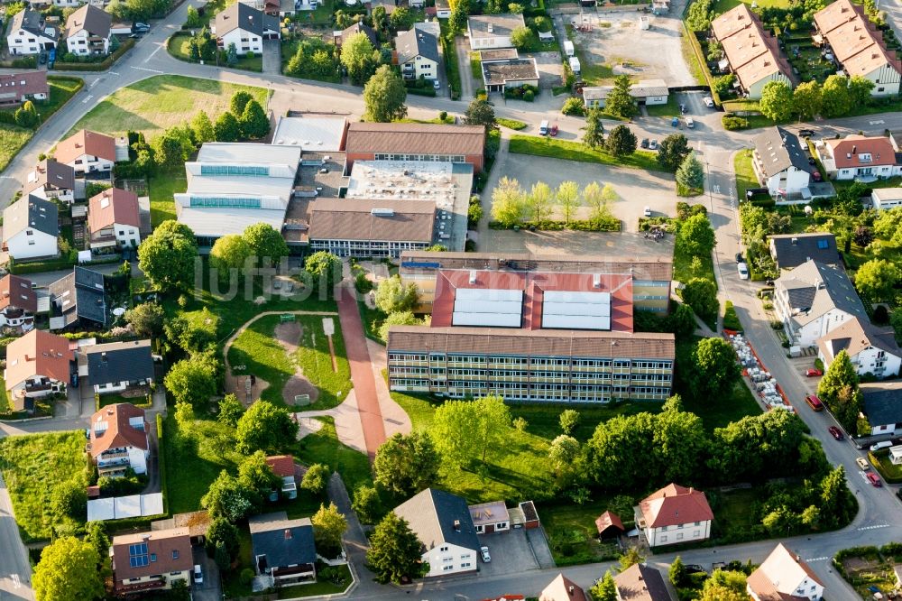 Luftbild Rauenberg - Schulgebäude der Mannabergschule und Mannaberghalle in Rauenberg im Bundesland Baden-Württemberg, Deutschland