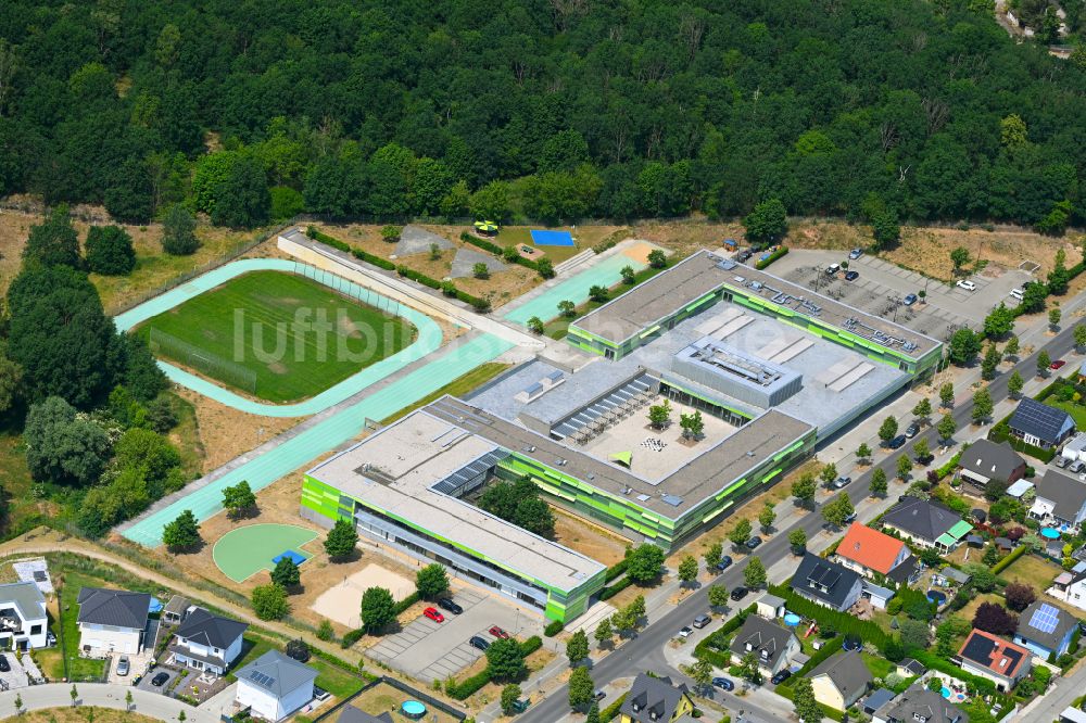 Dallgow-Döberitz von oben - Schulgebäude der Marie-Curie-Gymnasium Dallgow-Döberitz an der Marie-Curie-Straße in Dallgow-Döberitz im Bundesland Brandenburg, Deutschland