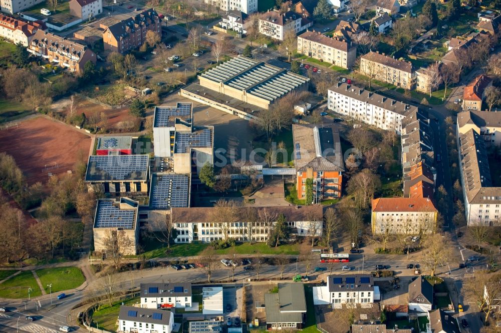 Herne von oben - Schulgebäude der Mont-Cenis-Gesamtschule in Herne im Bundesland Nordrhein-Westfalen