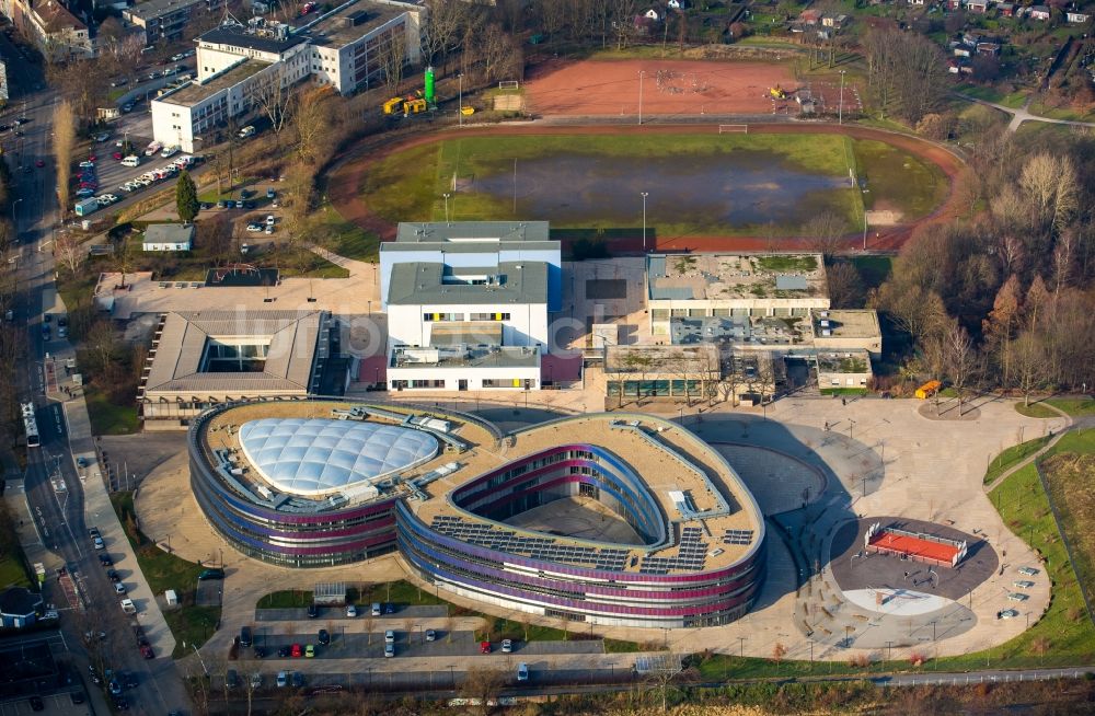 Bochum von oben - Schulgebäude Neues Gymnasium Bochum im Stadtteil Wiemelhausen in Bochum im Bundesland Nordrhein-Westfalen