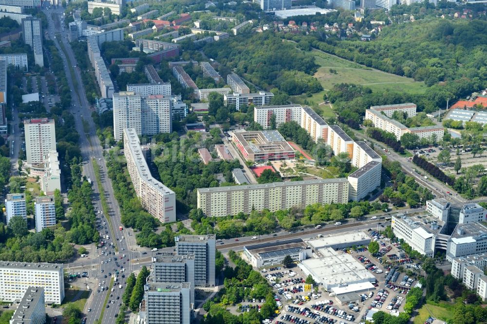 Berlin von oben - Schulgebäude der Nils-Holgersson-Schule im Ortsteil Fennpfuhl in Berlin, Deutschland