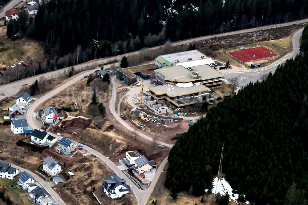 Furtwangen im Schwarzwald von oben - Schulgebäude der Otto-Hahn-Gymnasium mit Realschule Furtwangen in Furtwangen im Schwarzwald im Bundesland Baden-Württemberg, Deutschland