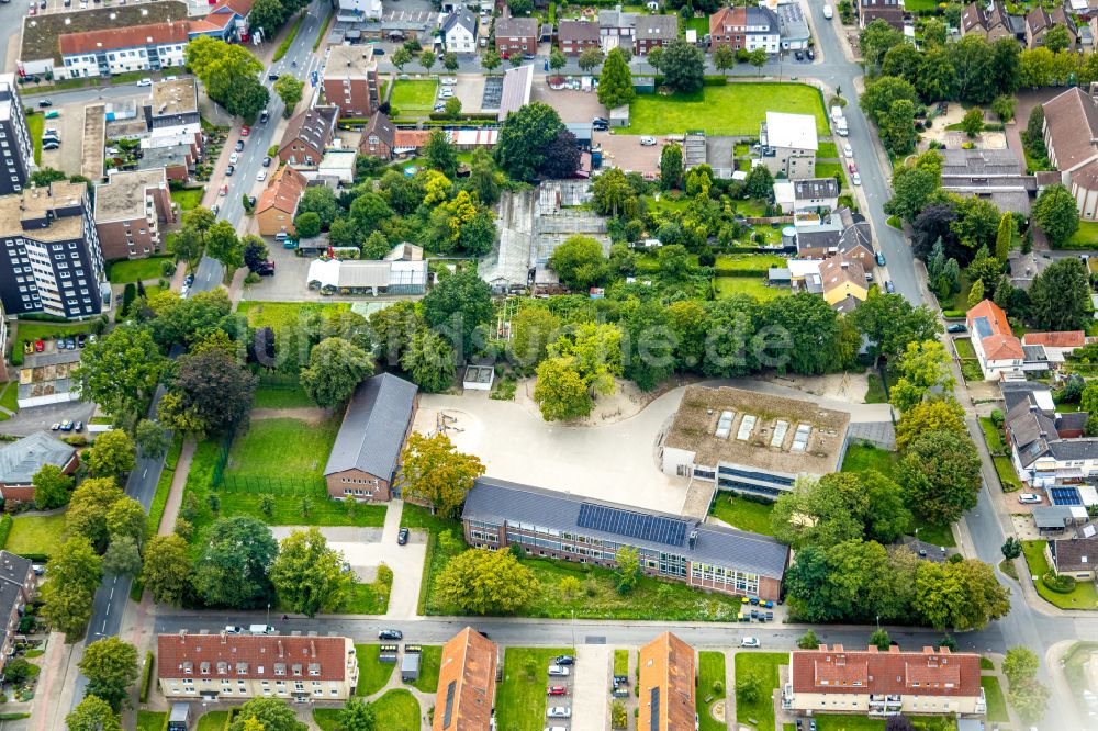 Ahlen aus der Vogelperspektive: Schulgebäude Paul-Gerhardt-Schule in Ahlen im Bundesland Nordrhein-Westfalen, Deutschland