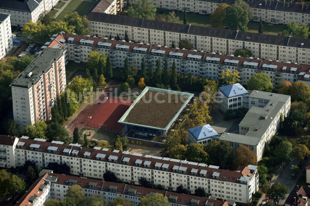 Berlin von oben - Schulgebäude der Paul-Schneider-Grundschule an der Seydlitzstraße in Berlin