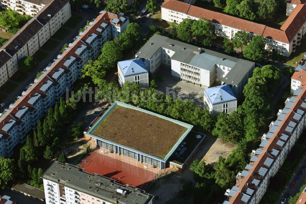 Berlin aus der Vogelperspektive: Schulgebäude der Paul-Schneider-Grundschule an der Seydlitzstraße in Berlin