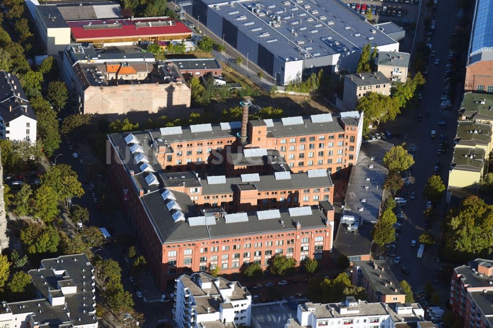 Berlin aus der Vogelperspektive: Schulgebäude der Phorms Campus Berlin Mitte im Ortsteil Mitte in Berlin, Deutschland