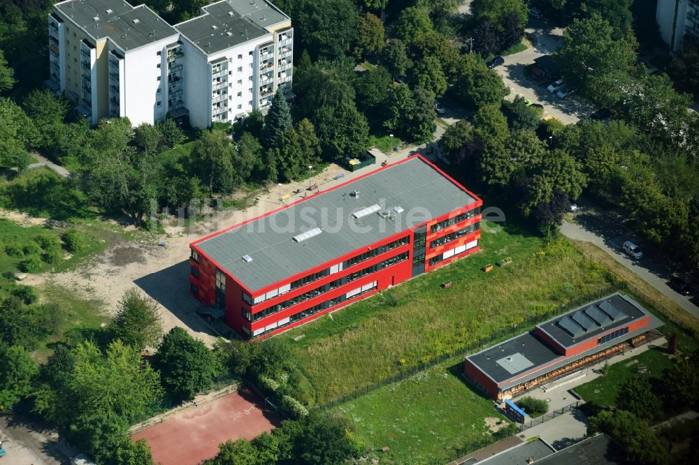 Luftbild Berlin - Schulgebäude der Pusteblume Grundschule in Berlin