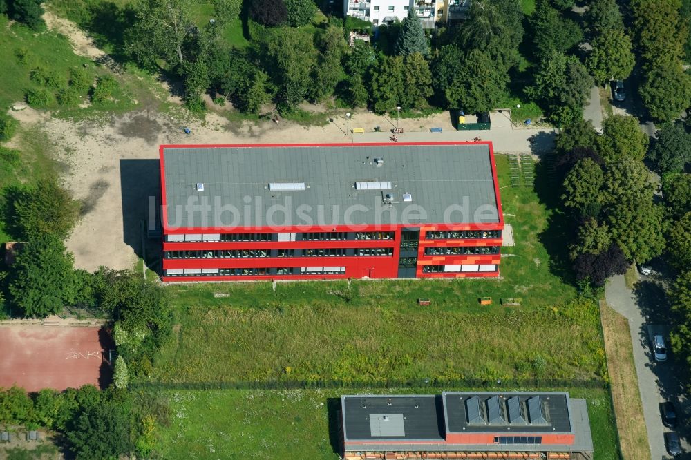 Luftaufnahme Berlin - Schulgebäude der Pusteblume Grundschule in Berlin