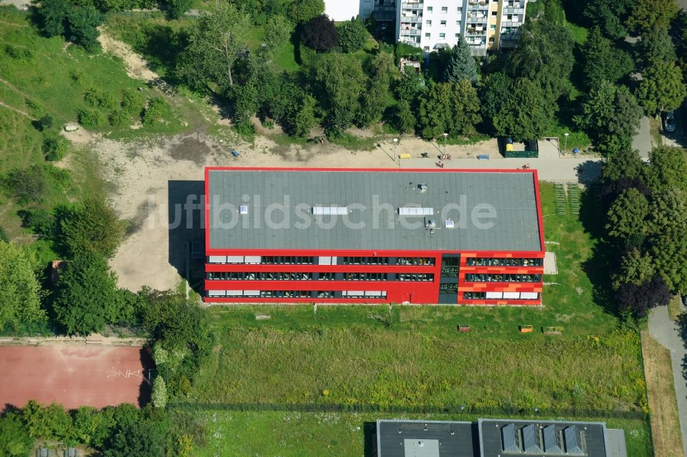 Berlin von oben - Schulgebäude der Pusteblume Grundschule in Berlin