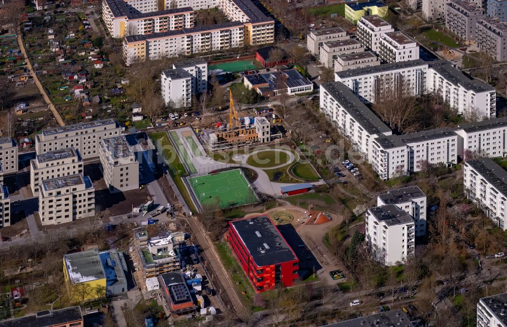 Luftbild Berlin - Schulgebäude Pusteblume-Grundschule in Berlin, Deutschland