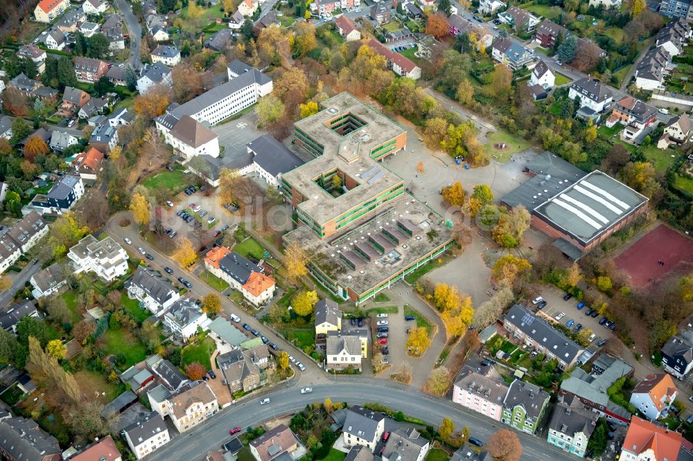 Bochum von oben - Schulgebäude der Realschule Hugo Schultz Schule und Gymnasium Theodor Körner Schule in Bochum im Bundesland Nordrhein-Westfalen